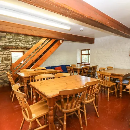 West Barn Bunkhouse Дом отдыха