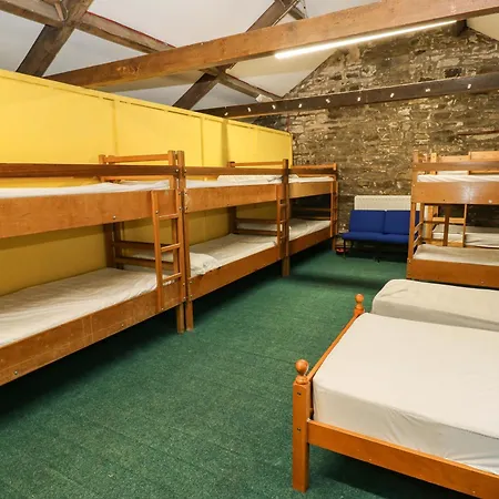 Дом отдыха West Barn Bunkhouse
