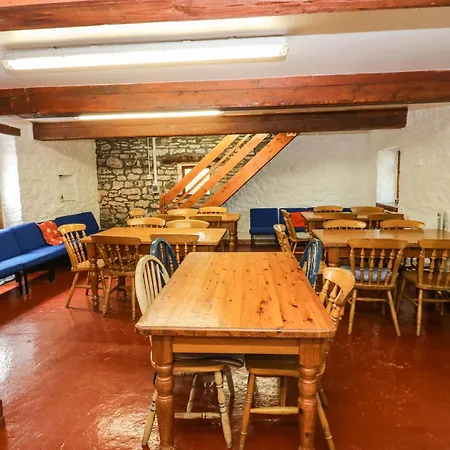 West Barn Bunkhouse Дом отдыха